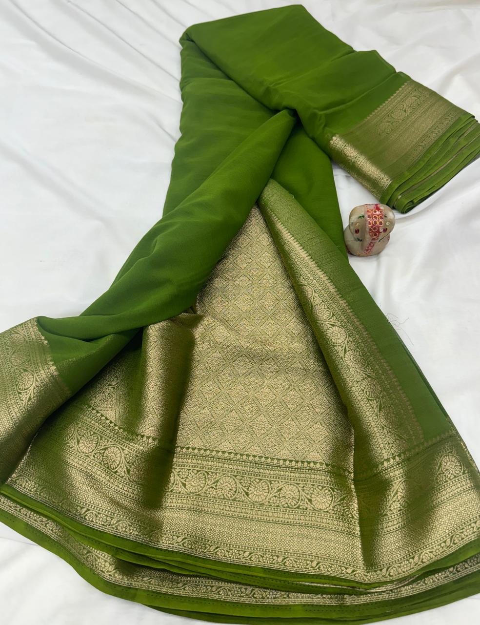 Pure Premium Gala Georgette Saree with Self Border and Rich Pallu